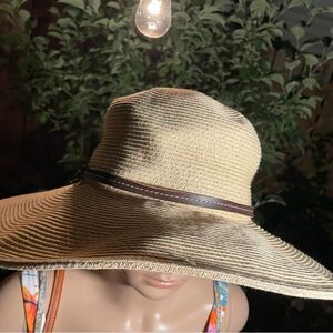 Big Straw hat with leather detailing